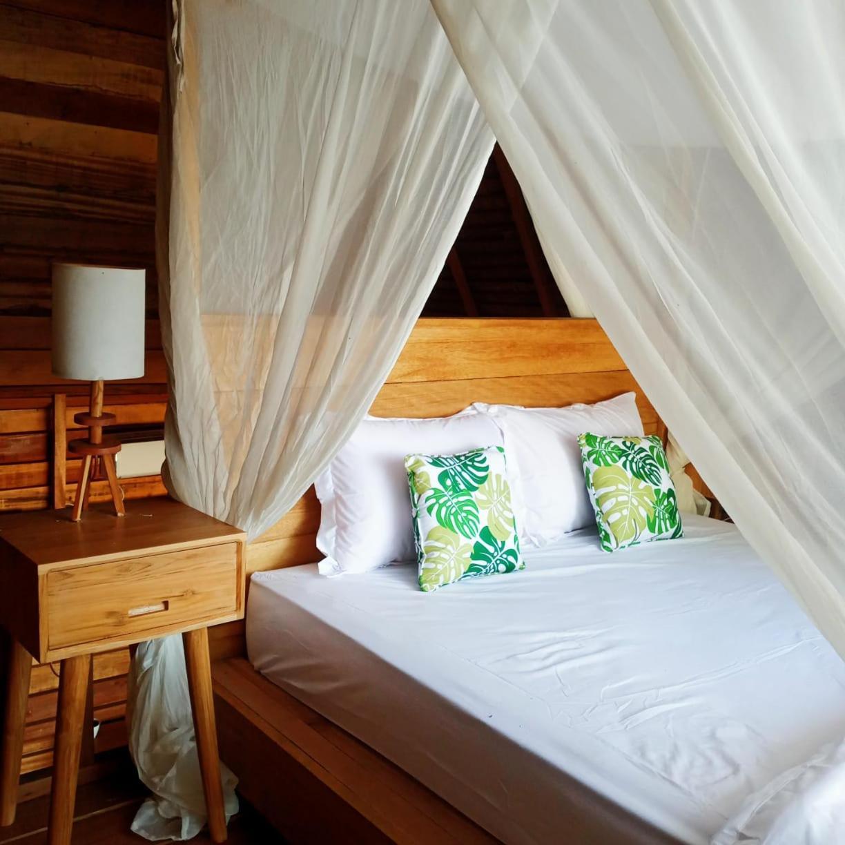 Sunset Moyo Bungalows Moyo Island Экстерьер фото