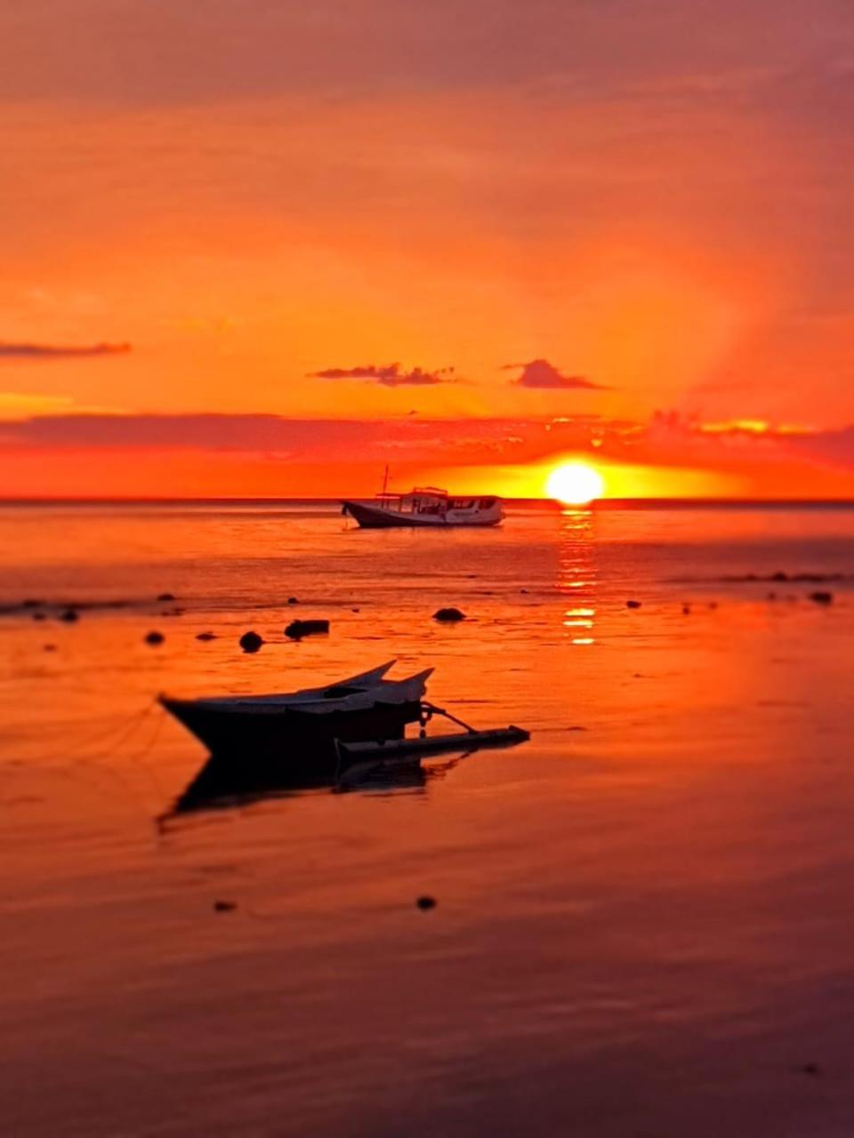 Sunset Moyo Bungalows Moyo Island Экстерьер фото
